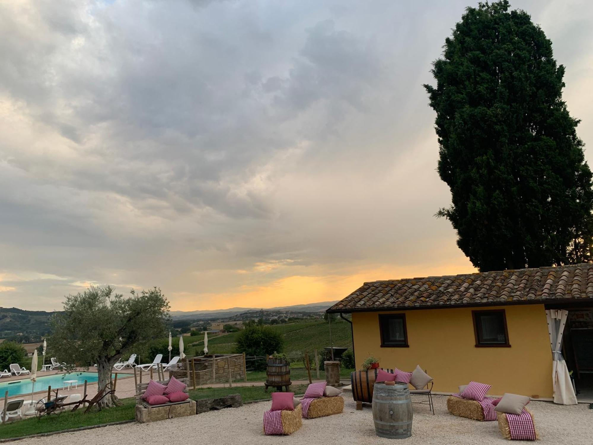 Agriturismo Il Divin Casale 토르지아노 외부 사진